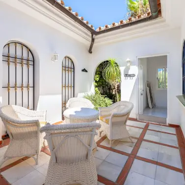 Venta de villa independiente en El Chaparral