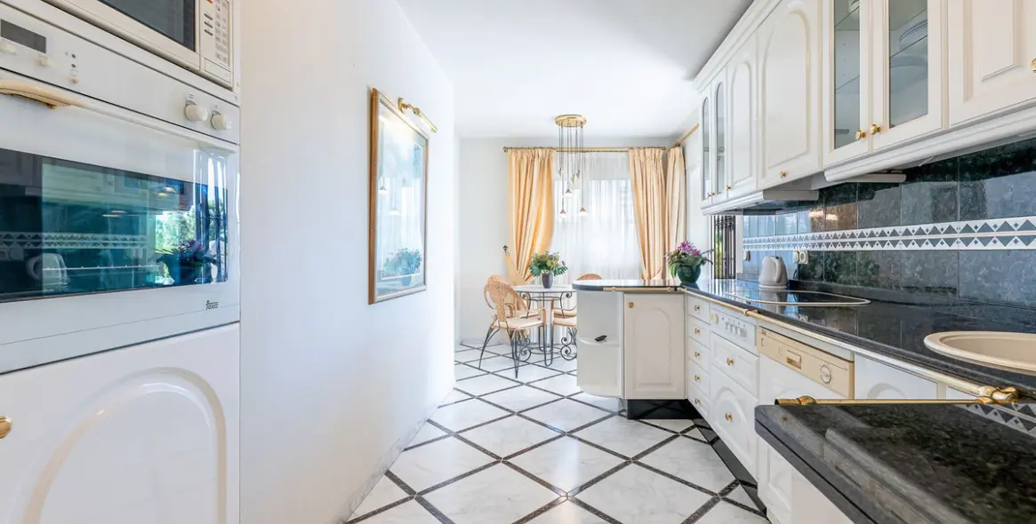Venta de villa independiente en El Chaparral 4