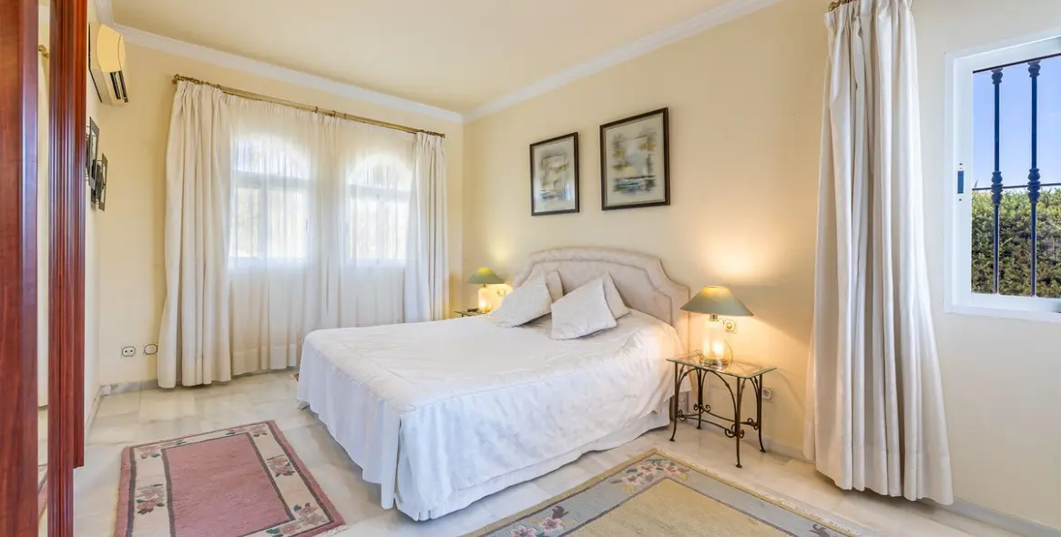 Venta de villa independiente en El Chaparral 5