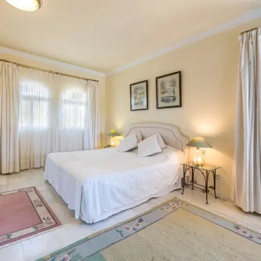 Venta de villa independiente en El Chaparral