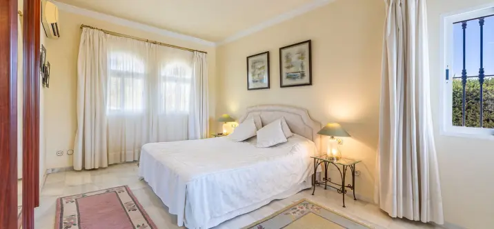 Venta de villa independiente en El Chaparral 4