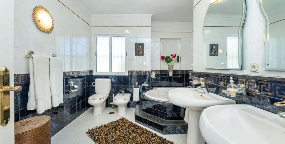 Venta de villa independiente en El Chaparral 8