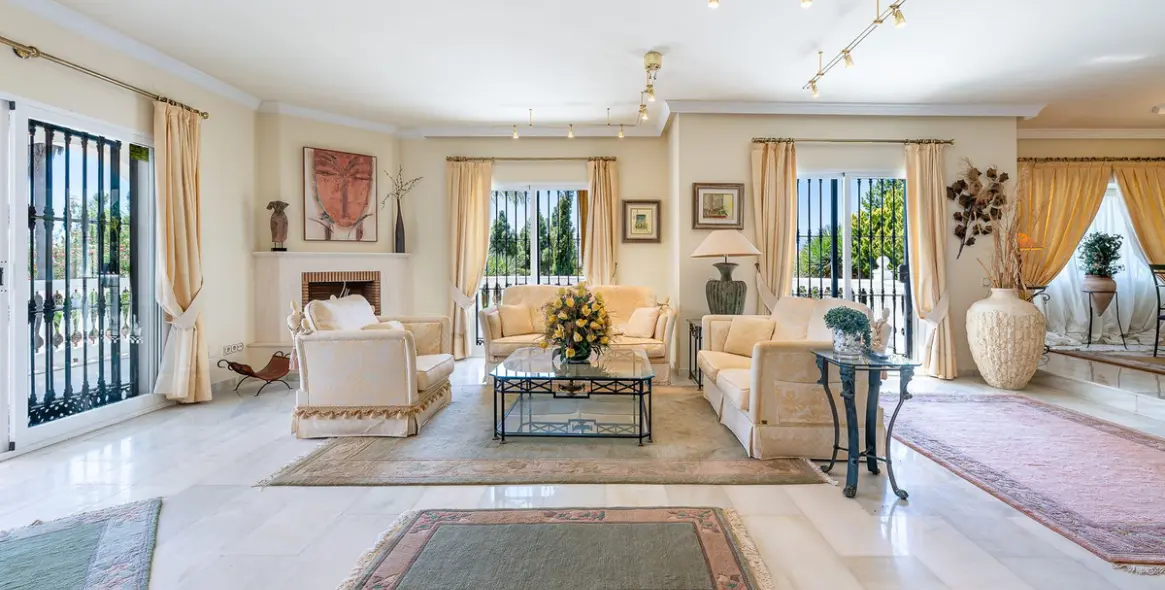 Venta de villa independiente en El Chaparral 12