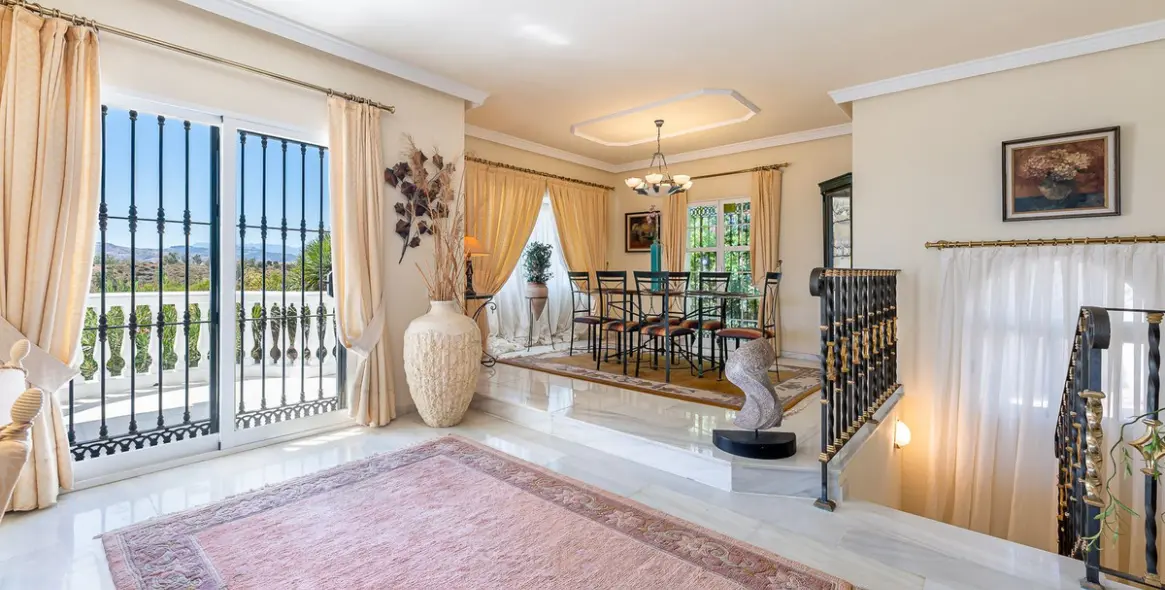 Venta de villa independiente en El Chaparral 13