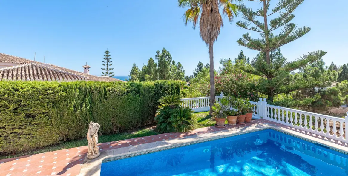 Venta de villa independiente en El Chaparral 25