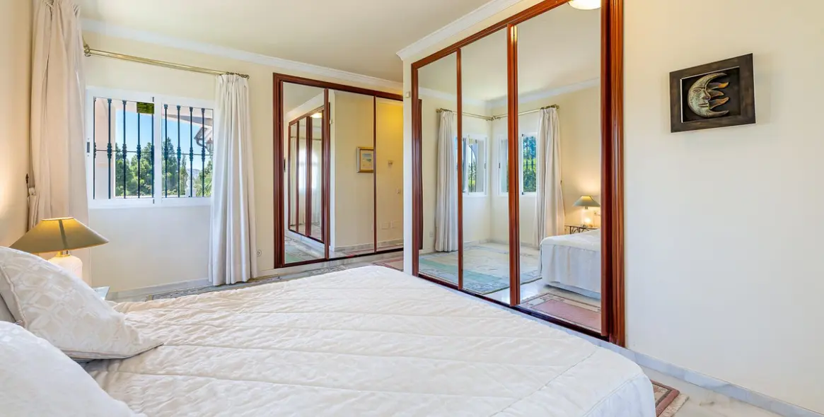 Venta de villa independiente en El Chaparral 31