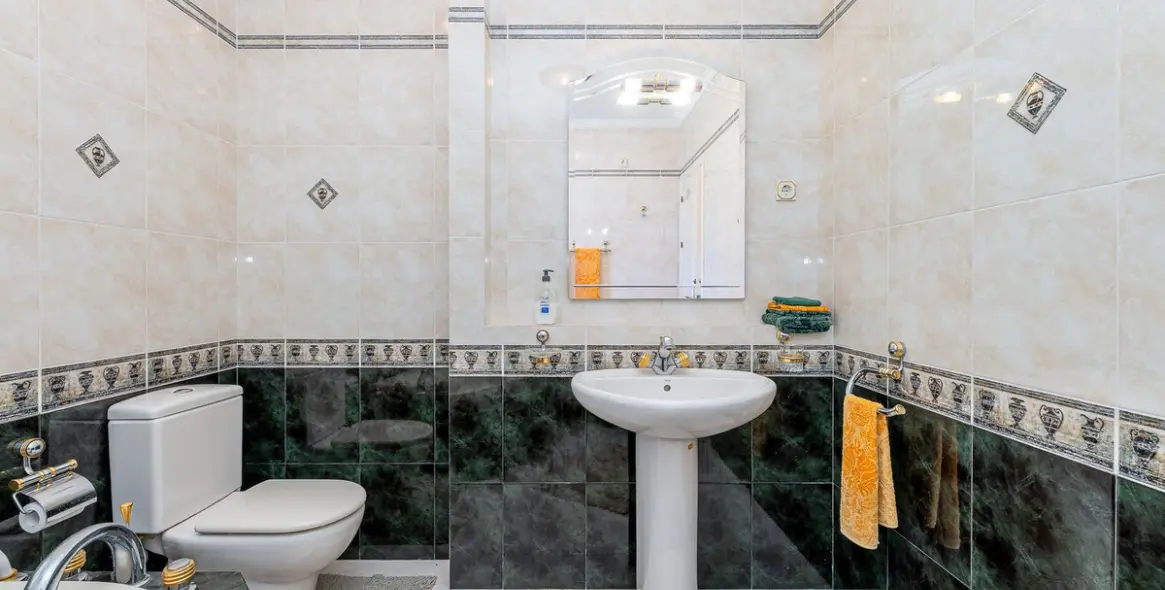 Venta de villa independiente en El Chaparral 35