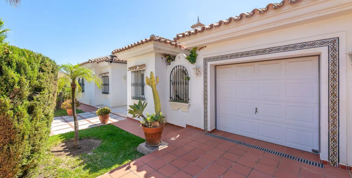 Venta de villa independiente en El Chaparral 41