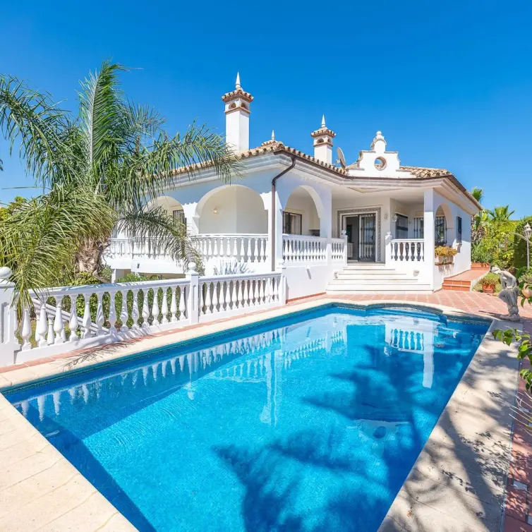 Venta de villa independiente en El Chaparral