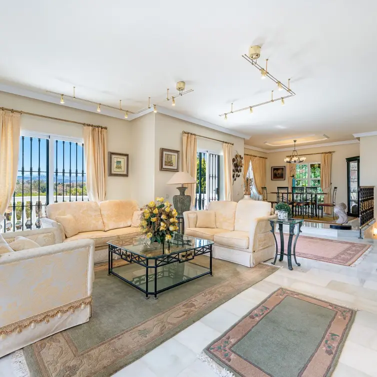 Venta de villa independiente en El Chaparral