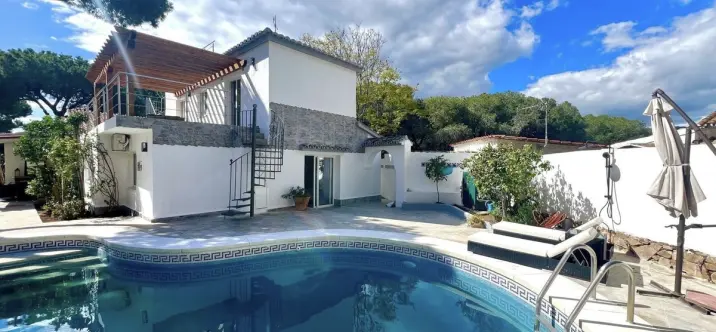 Venta de villa independiente en Elviria 0