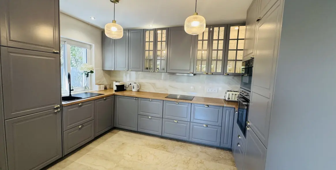 Продажа  отдельно стоящей виллы в Elviria 5