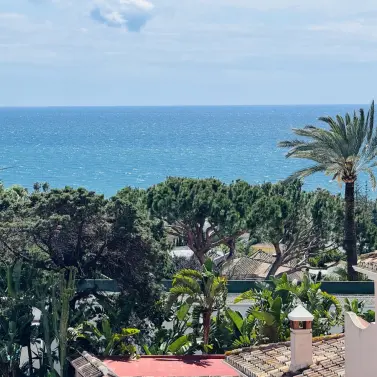 Venta de villa independiente en Elviria