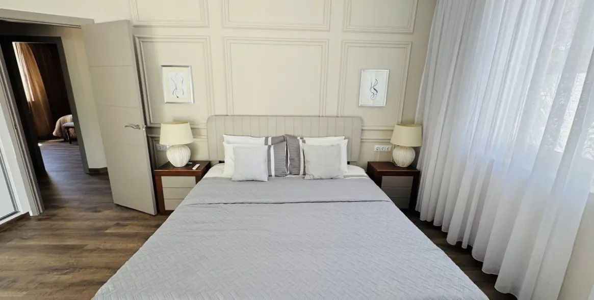 Продажа  отдельно стоящей виллы в Elviria 12