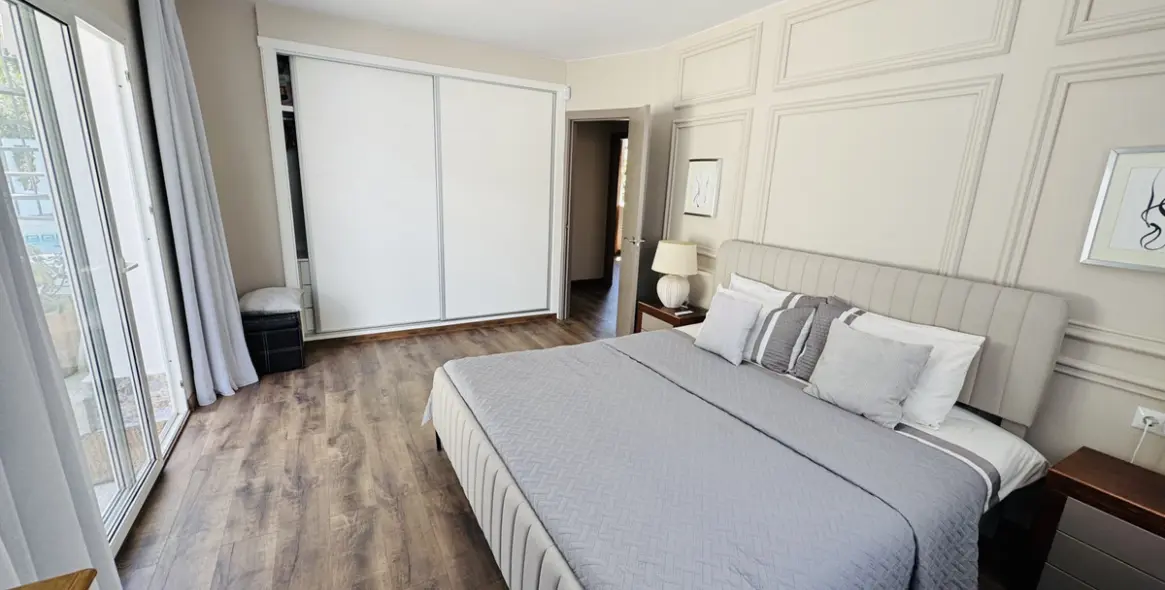 Продажа  отдельно стоящей виллы в Elviria 14