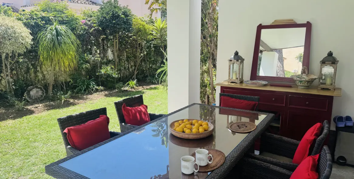 Продажа  отдельно стоящей виллы в Elviria 18