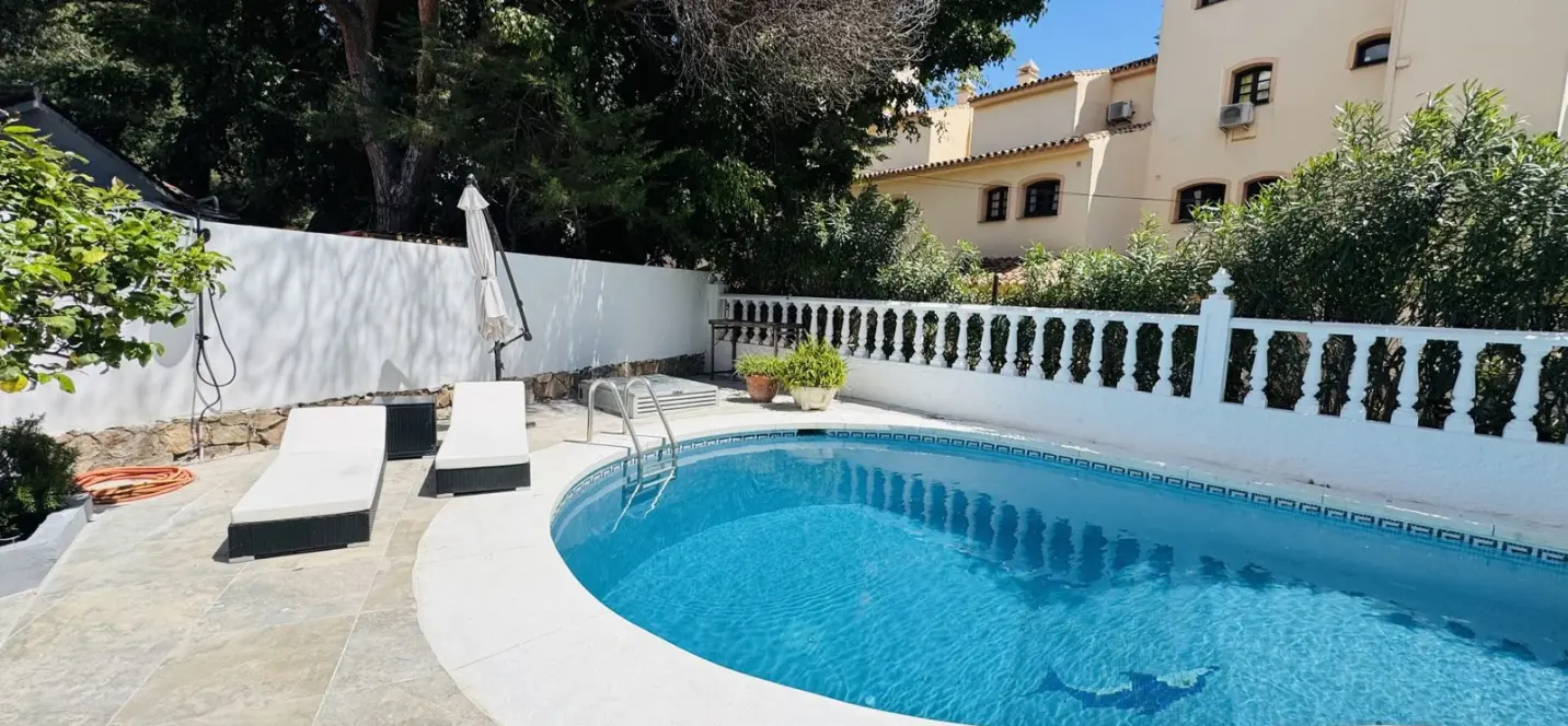 Sale of detached villa in Elviria 2