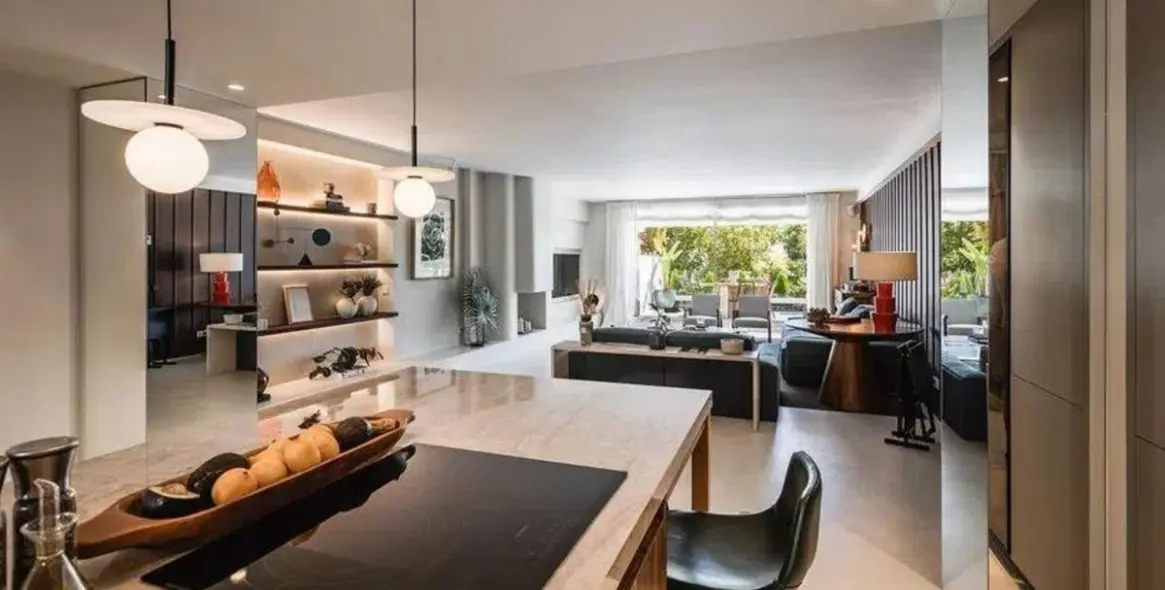 Продажа апартаментов на среднем этаже в The Golden Mile 4