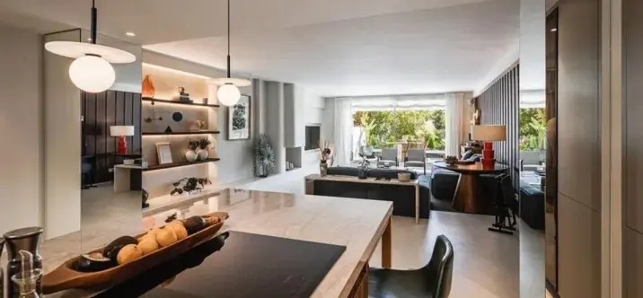 Venta de apartamento en planta media en The Golden Mile 3