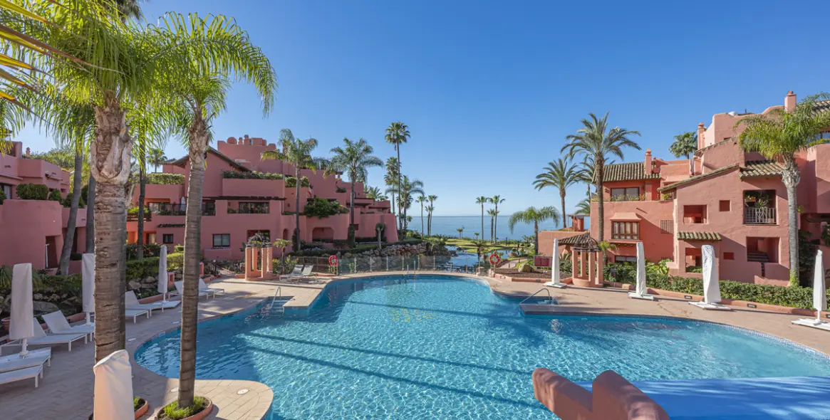 Продажа апартаментов на первом этаже в Estepona 5