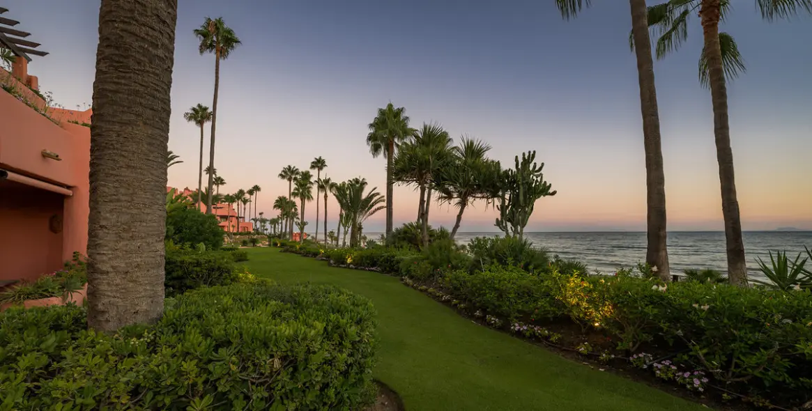 Продажа апартаментов на первом этаже в Estepona 22