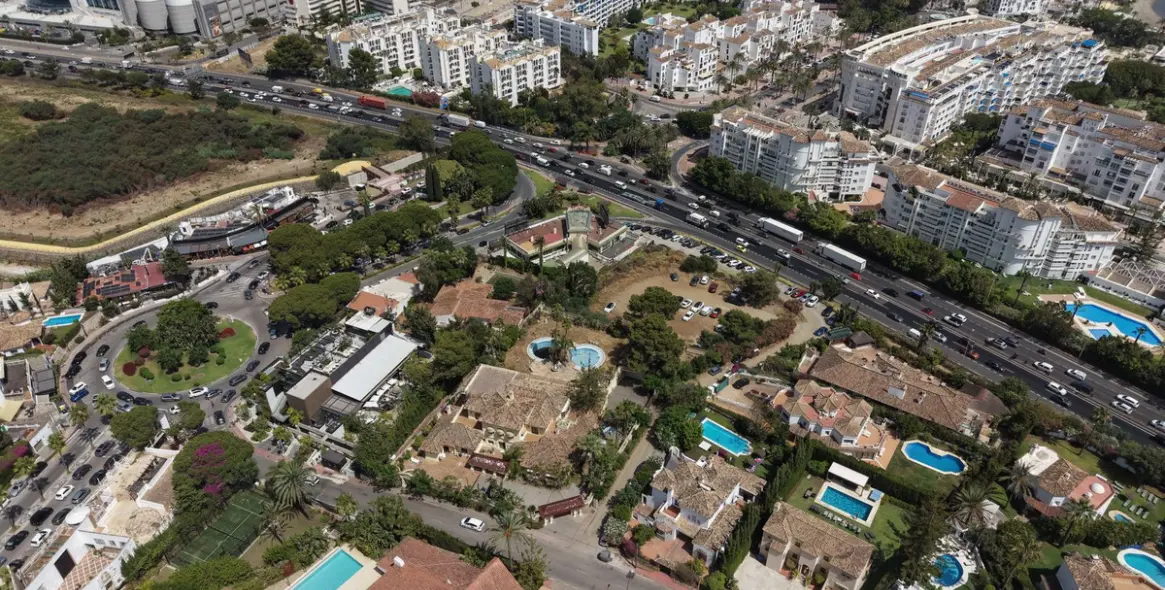 Продажа коммерческого помещения в Nueva Andalucía 5