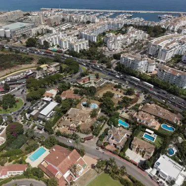 Venta de local comercial en Nueva Andalucía