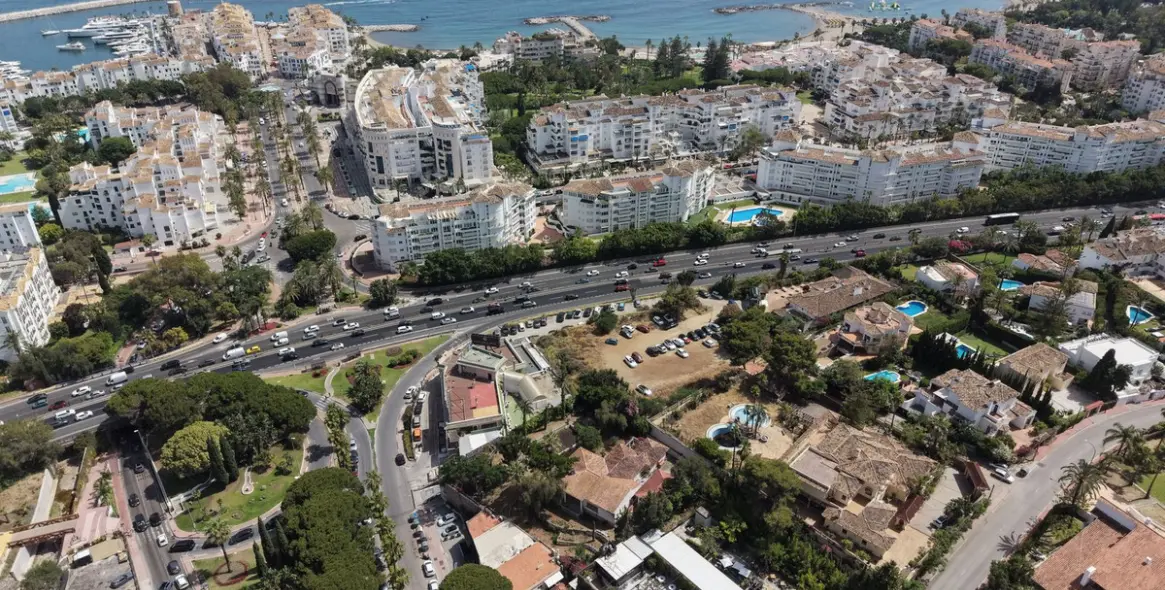 Продажа коммерческого помещения в Nueva Andalucía 14