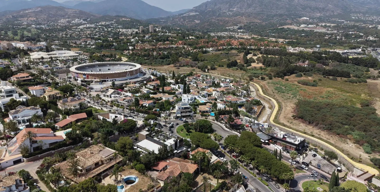 Sale of commercial premises in Nueva Andalucía 15