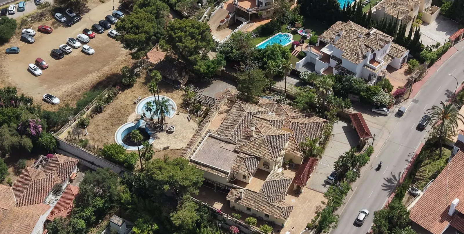 Venta de local comercial en Nueva Andalucía 9