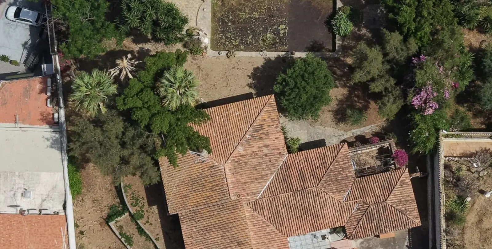Venta de local comercial en Nueva Andalucía 13