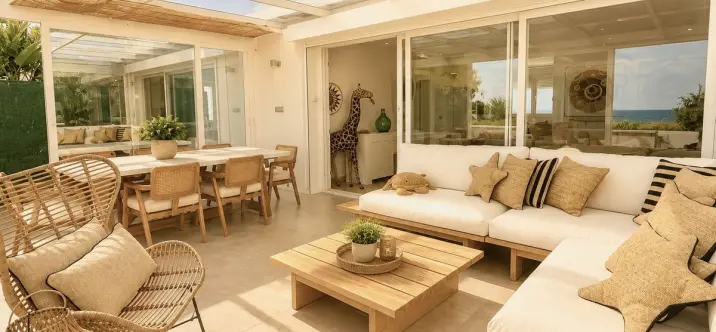 Short-term rent of detached villa in New Golden Mile 2