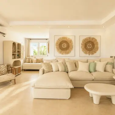 Short-term rent of detached villa in New Golden Mile