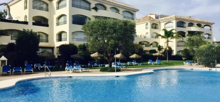 Long-term rent of middle floor apartment in Bahía de Marbella 0