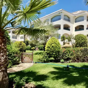 Long-term rent of middle floor apartment in Bahía de Marbella