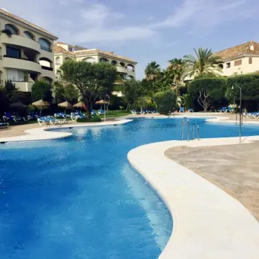 Long-term rent of middle floor apartment in Bahía de Marbella