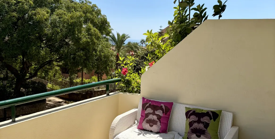 Long-term rent of middle floor apartment in Bahía de Marbella 4