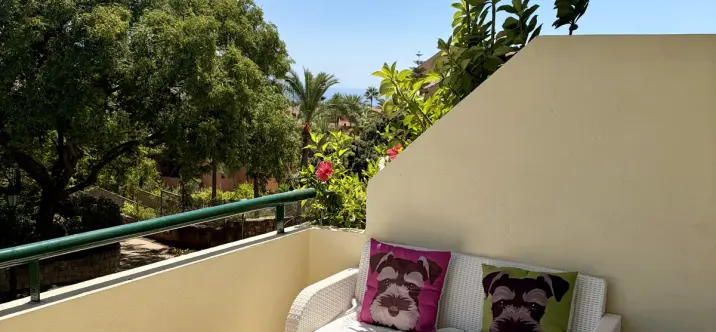 Long-term rent of middle floor apartment in Bahía de Marbella 3