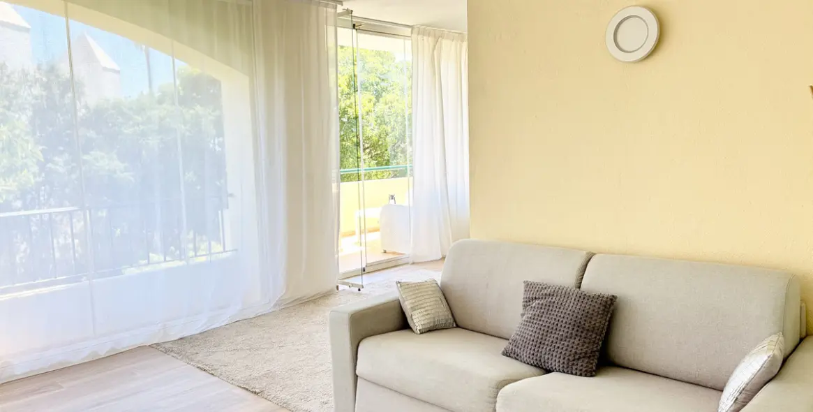 Long-term rent of middle floor apartment in Bahía de Marbella 5