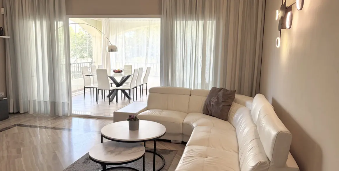 Long-term rent of middle floor apartment in Bahía de Marbella 18
