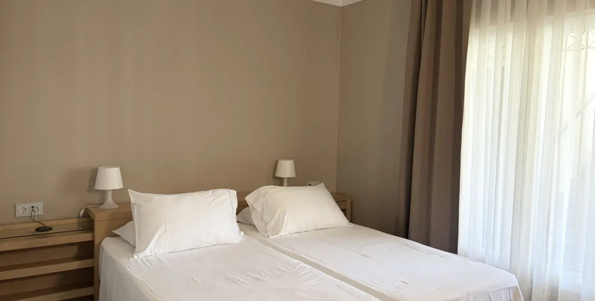 Long-term rent of middle floor apartment in Bahía de Marbella 22