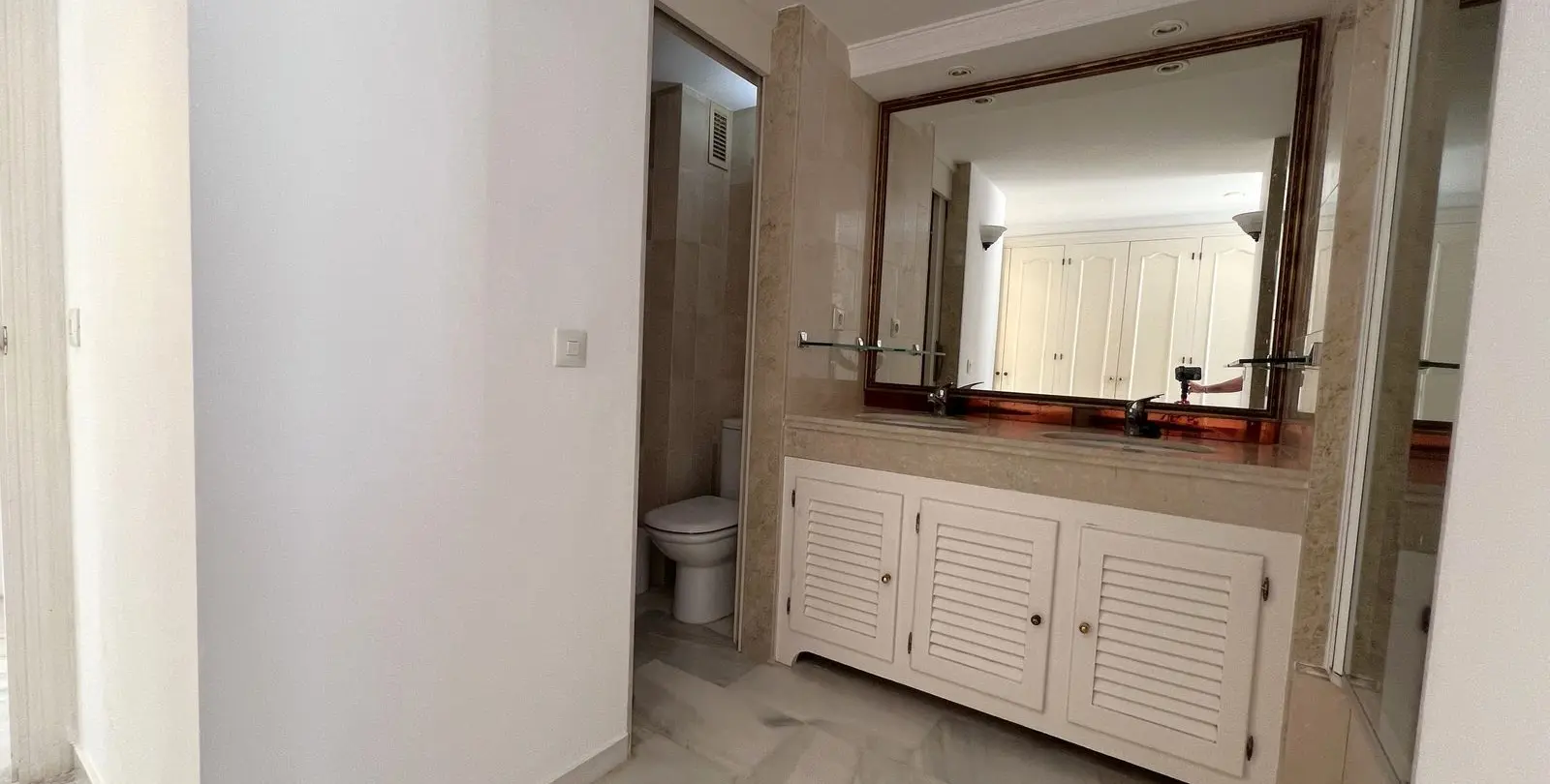 Продажа апартаментов на среднем этаже в Estepona 15