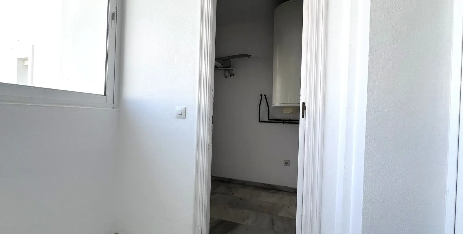 Продажа апартаментов на среднем этаже в Estepona 27