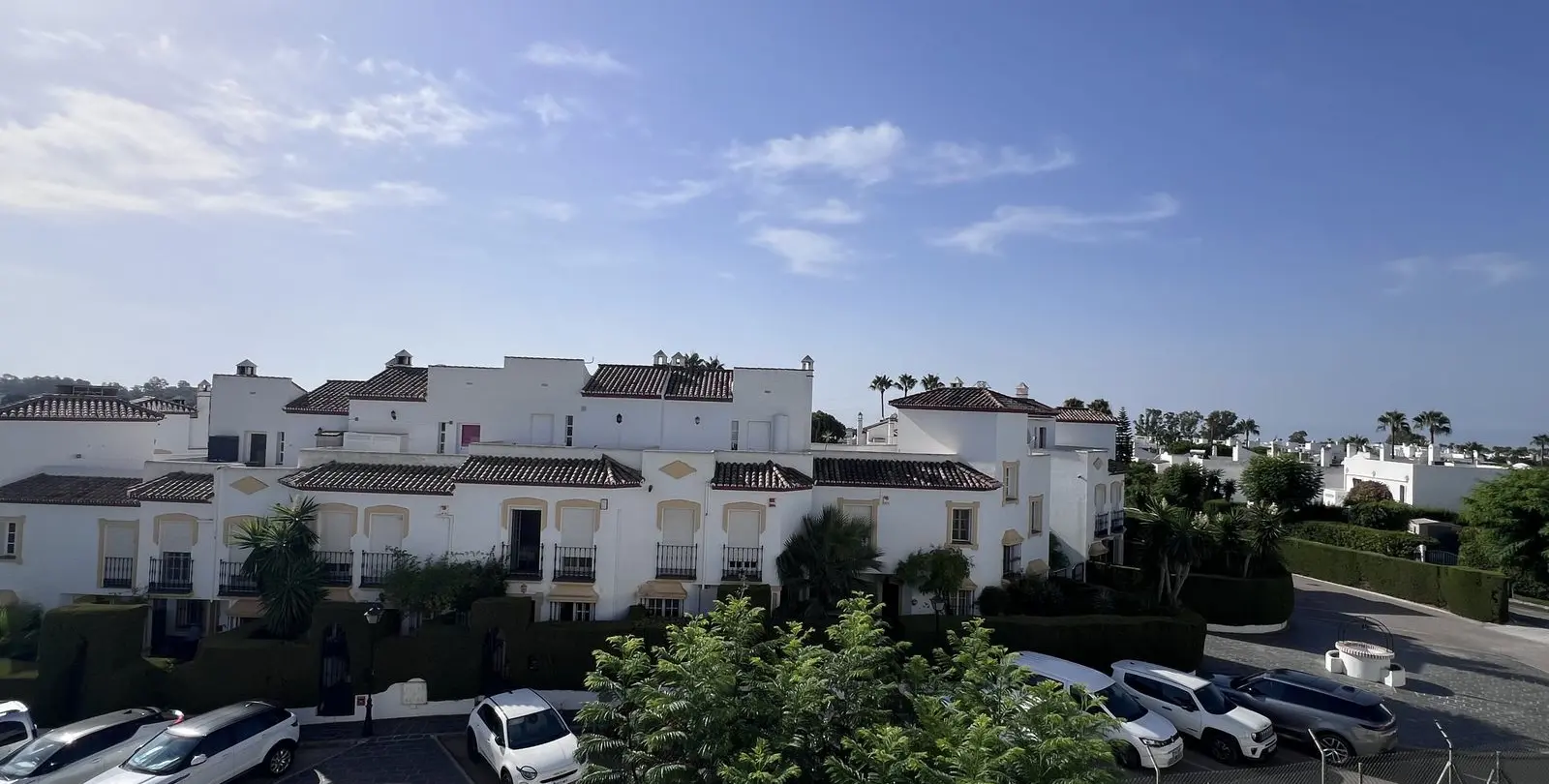 Продажа апартаментов на среднем этаже в Estepona 29