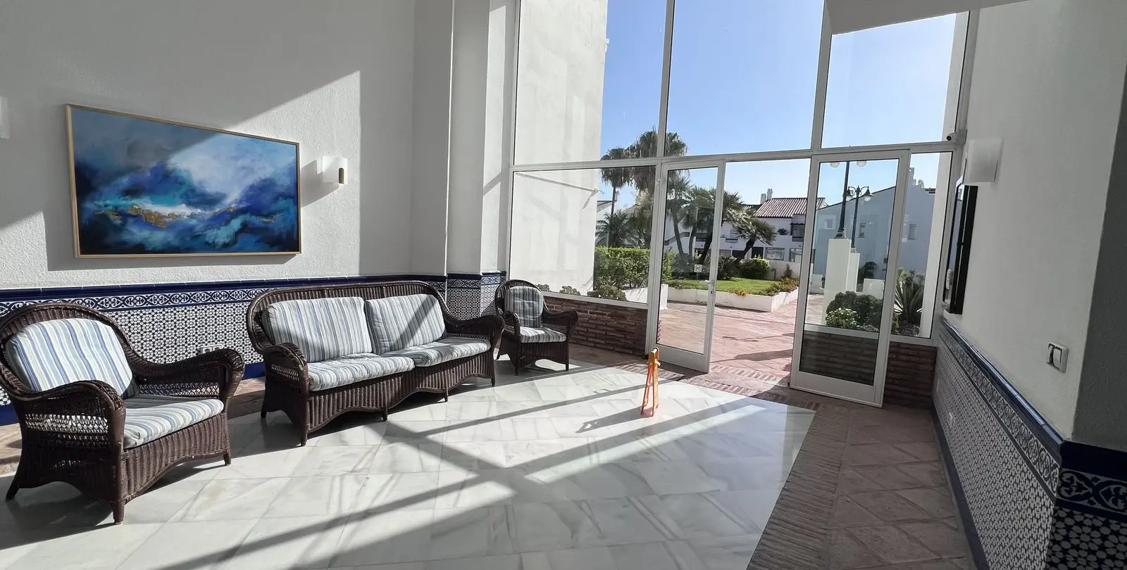 Продажа апартаментов на среднем этаже в Estepona 30