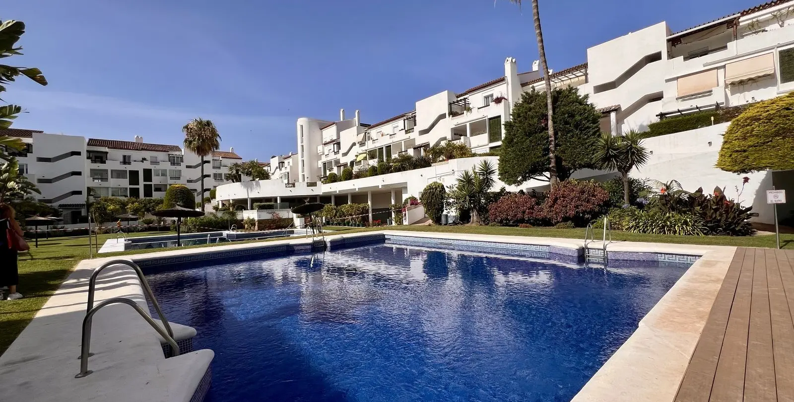 Продажа апартаментов на среднем этаже в Estepona 34