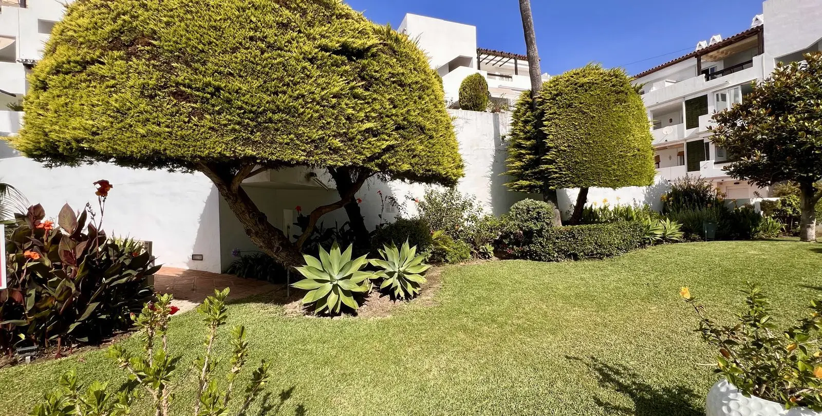 Продажа апартаментов на среднем этаже в Estepona 35