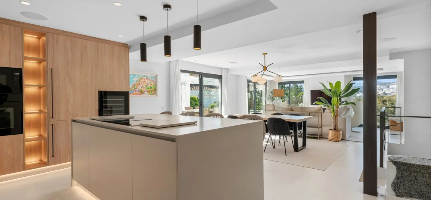 Sale of detached villa in Nueva Andalucía 1