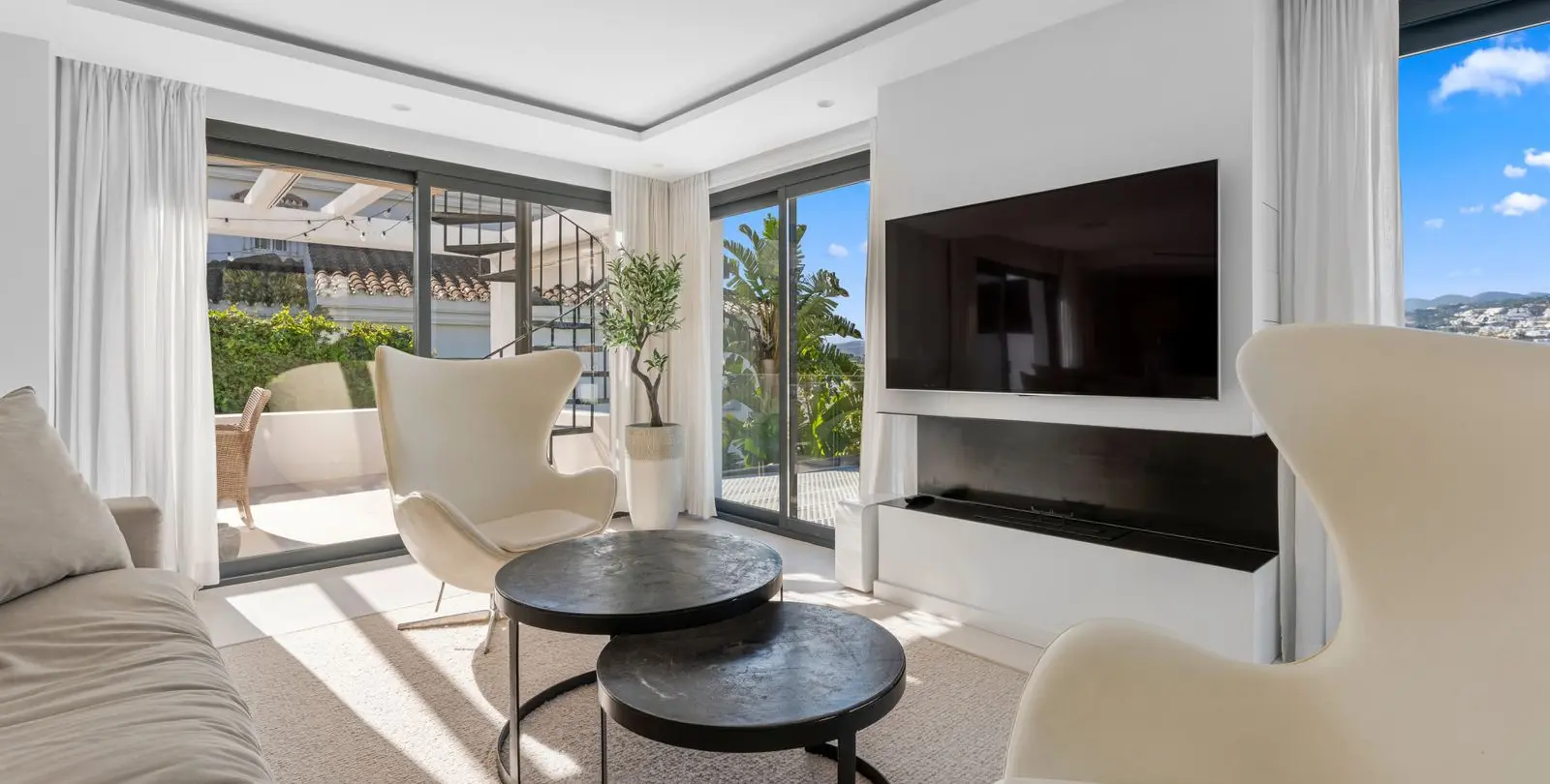 Sale of detached villa in Nueva Andalucía 6
