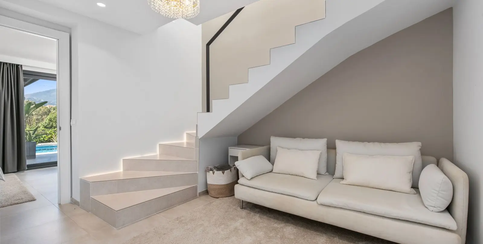 Sale of detached villa in Nueva Andalucía 22